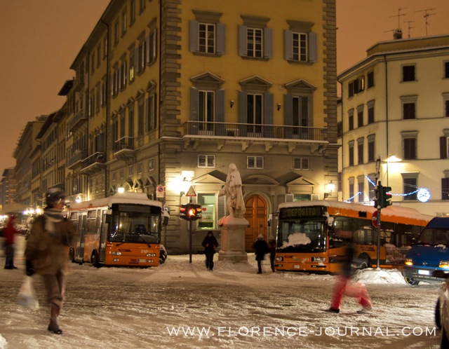 Buses-stuck-in-snow